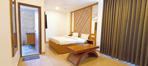 Luxury Room | Soundproofing, free WiFi, bed sheets