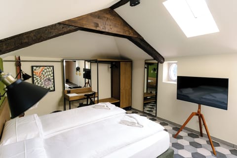 Standard Double or Twin Room | In-room safe, desk, free WiFi, bed sheets