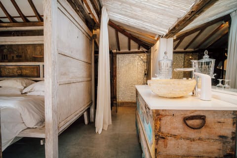 Joglo 1 | Bathroom | Towels