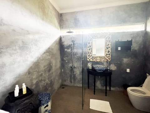 Malaka Room | Bathroom | Towels