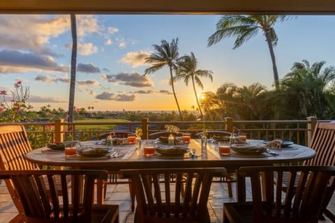 Al fresco dining with the perfect sunset views.