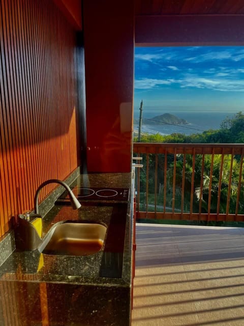 Deluxe Double Room, Balcony, Beach View | Lanai