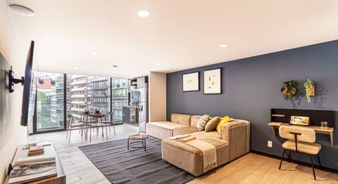 El mobiliario, la decoración y los servicios pueden variar ligeramente.