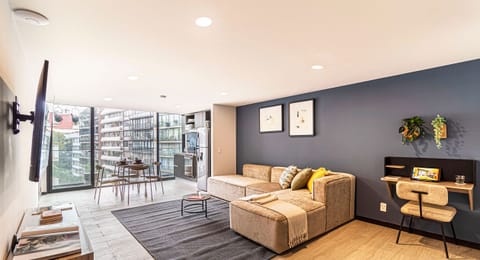 El mobiliario, la decoración y los servicios pueden variar ligeramente.