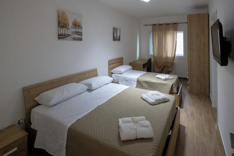 Classic Triple Room | Free WiFi