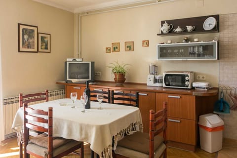 Apartment (Apartments Miljan Popovic - Two Bedro) | Dining room