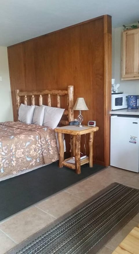 Iron/ironing board, rollaway beds, free WiFi, bed sheets