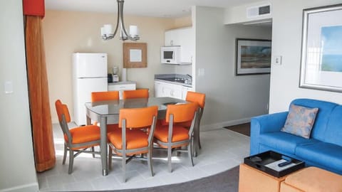 RVB_3_Room_Gallery_1_6