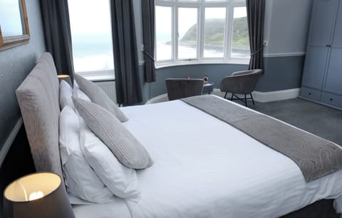 Premium Double or Twin Room, Sea View (Room1 1st Floor) | Individually decorated, individually furnished, iron/ironing board