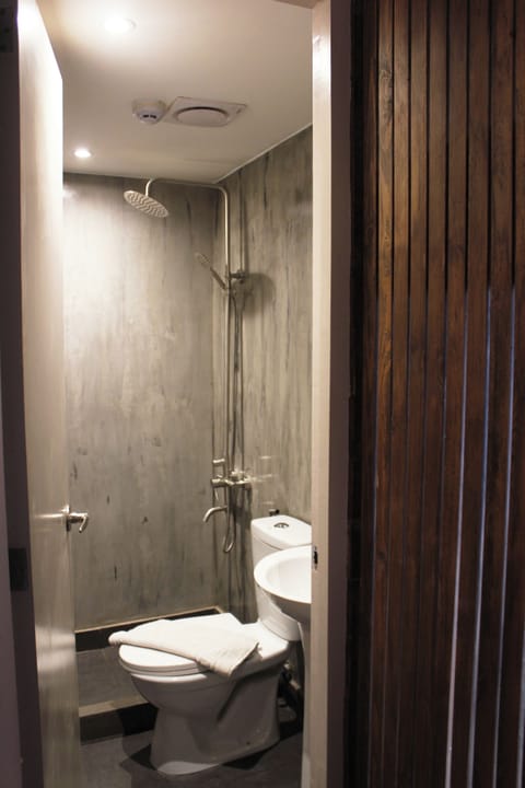 Standard Shared Dormitory | Bathroom