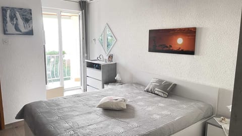 Double Room (Apartments Belenum - Double Room with) | 3 bedrooms, free WiFi