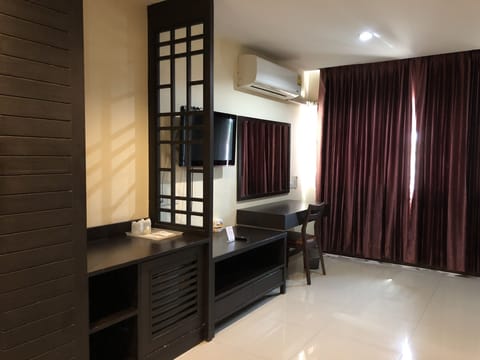 Superior double bed | In-room safe, desk, free WiFi