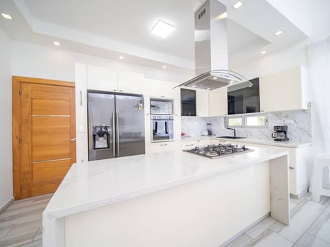 Apartment, 2 Bedrooms, Private Pool, Garden View | Private kitchen