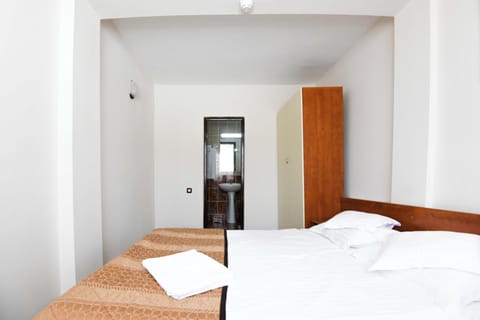 Double Room, Balcony | In-room safe, free WiFi, bed sheets