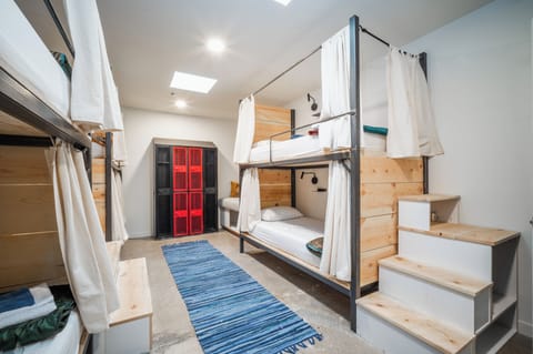 Soundproofing, free WiFi