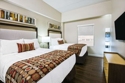 Premium bedding, in-room safe, desk, iron/ironing board