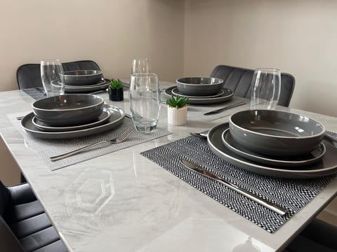 Apartment | Dining