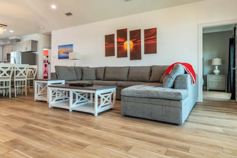 003 Wine n' Sea Pet Friendly Living Room