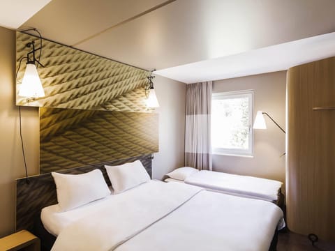 Room, Multiple Beds (New Sleep Easy Concept) | Hypo-allergenic bedding, desk, blackout drapes, soundproofing