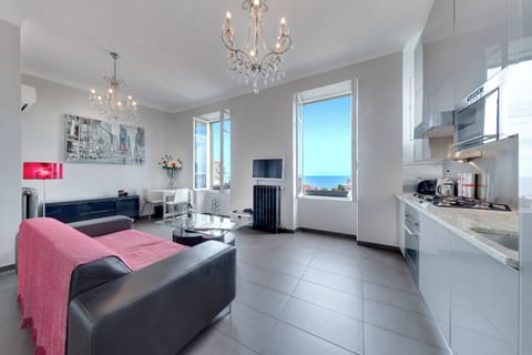 Superior Apartment, Ocean View | Living room