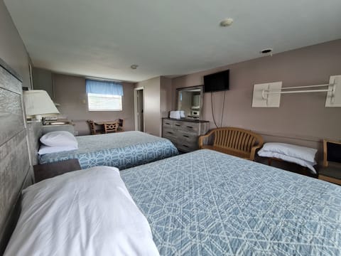 Standard Room, 2 Queen Beds, Kitchen, Courtyard Area | WiFi, bed sheets