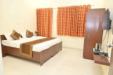 Basic Triple Room | Free WiFi