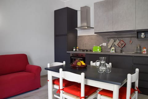 Dining Room, Kitchen