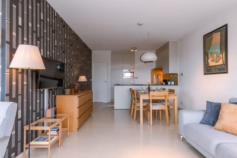 Apartment | 2 bedrooms, desk, Internet