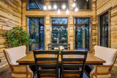 Enjoy meals together at the dining table for six or at the kitchen island for casual bites and conversation.
