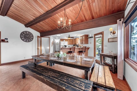 Huge dining table for gathering