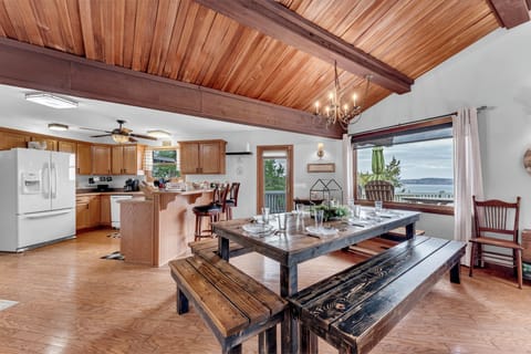 Huge dining table for gathering