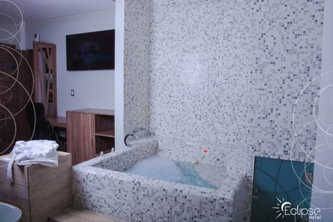 Junior Room | Bathroom