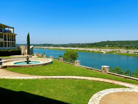Panoramic Lake & Hill Country Views from Patio