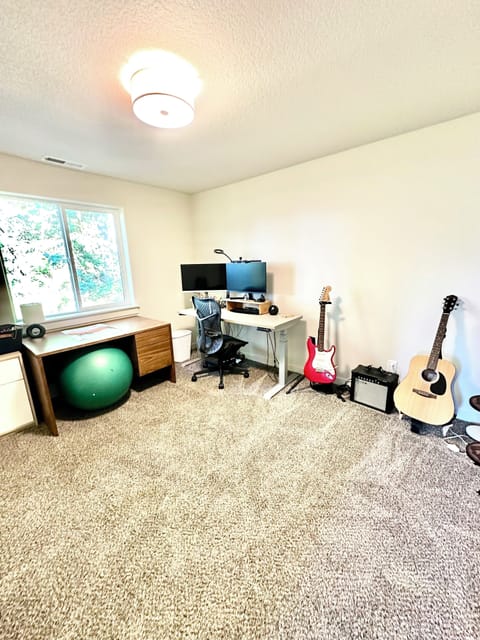 Extra office/bedroom with queen airbed available.