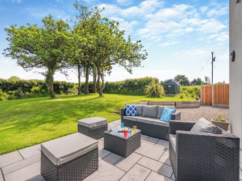 Outdoor area | Llwyncelyn Farmhouse, Clynderwen