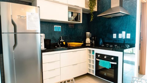 Family Apartment | Private kitchen | Fridge, microwave, stovetop, cookware/dishes/utensils