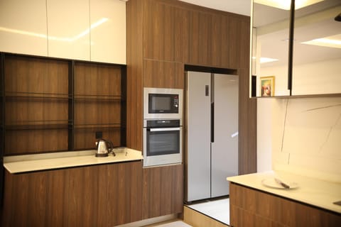 Apartment | Private kitchen | Fridge, microwave, oven, stovetop