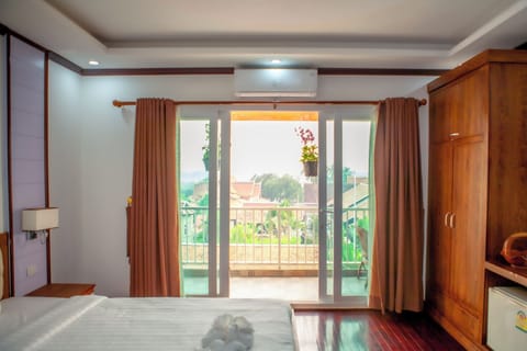 Elite Double Room, 1 King Bed, City View | Bed sheets