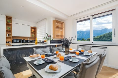 Luxury House, Sea View | Dining room