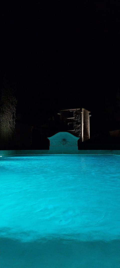 Seasonal outdoor pool, pool umbrellas, sun loungers