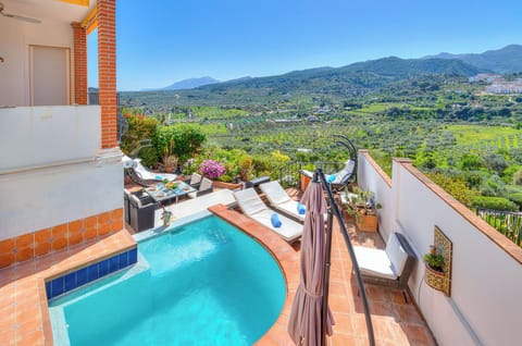 Spectacular views and private pool