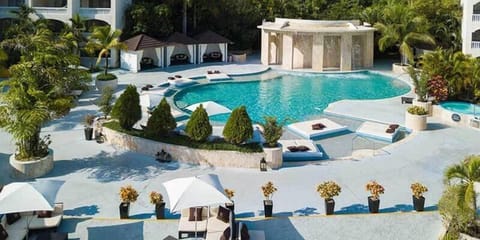 12 outdoor pools