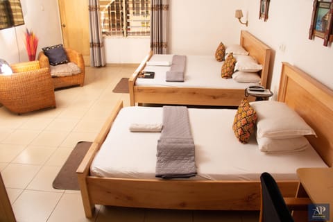 Deluxe Twin Room | In-room safe, desk, wheelchair access