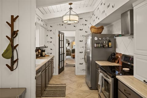 Fully-equipped kitchen