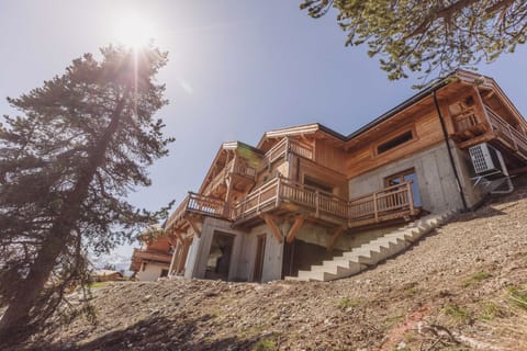 9b55ea75-275d-4eec-8fc4-3ec5b4f7cb1d