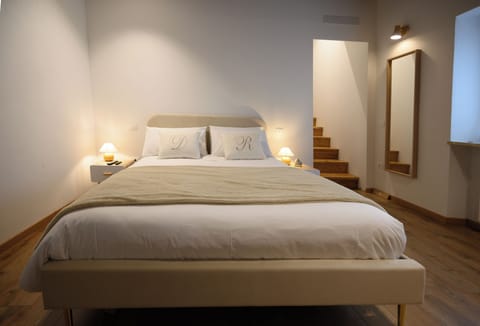 Classic Double Room | In-room safe, iron/ironing board, free WiFi