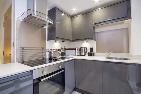 No1 (1-bed, Ground Floor) | Private kitchen | Fridge, microwave, oven, stovetop