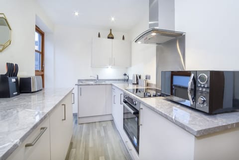 No3 (2-bed, First Floor) | Private kitchen | Fridge, microwave, oven, stovetop