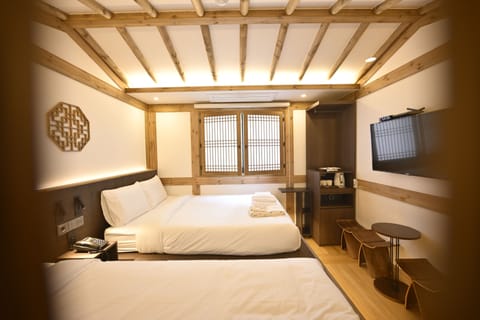 Standard Triple Room | Premium bedding, in-room safe, blackout drapes, free WiFi