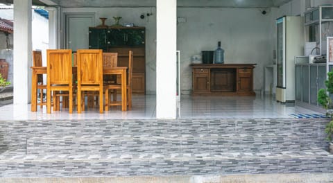 Free daily local cuisine breakfast